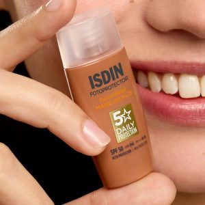 Fusion Water MAGIC Color Bronze SPF 50